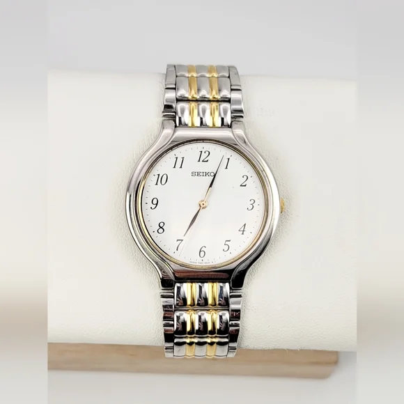 Vintage Seiko Quartz Two-Tone Dress Watch 7N01-6G90 Japan 34mm White Dial Unisex - Picture 2 of 9